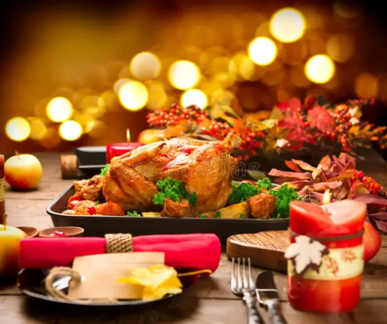 christmas-dinner-roasted-turkey-garnished-potato-vegetables-cranberries-62391673